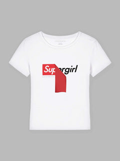 Damen T-Shirt aus Bio-Baumwolle in Weiß mit Supergirl-Typo-Statement von Einstein Newton, Vorderansicht