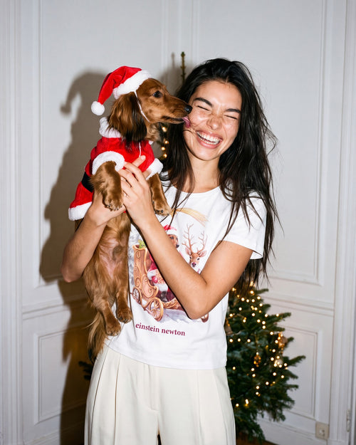 Alexa mit Weihnachtsmann-Dackel, Shirt Weihnachtsmann Dackel